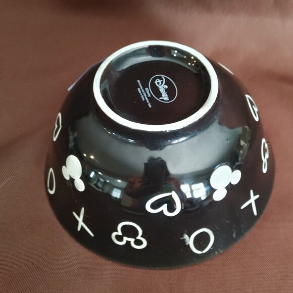 Mickey Mouse Heart Pattern Bowl - Picture 3 of 6
